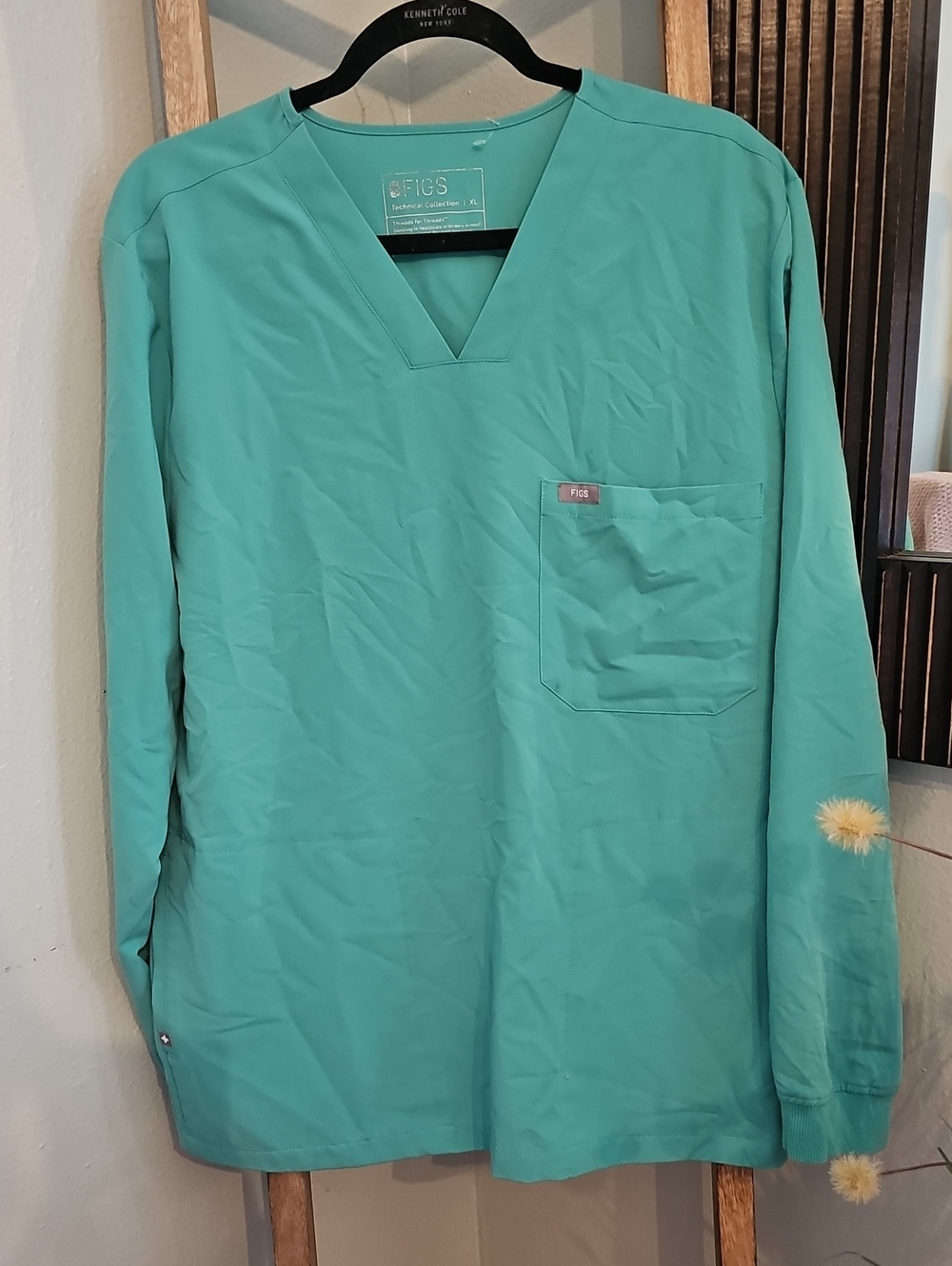FIGS Men's Green Technical Collection  Medical Scrub Long Sleeve V- Neck Top
